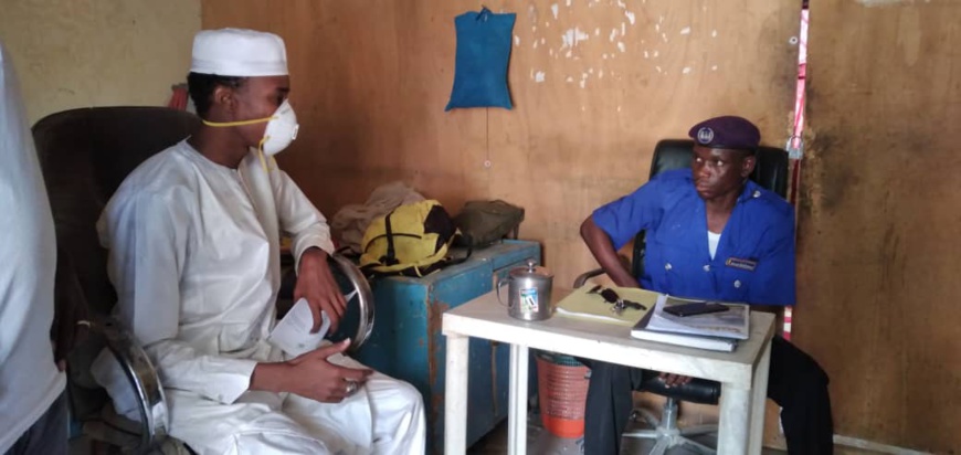 Tchad - Covid-19 : à N'Djamena, les jeunes patriotes sillonnent les marchés. © Djibrine Haïdar/Alwihda Info Tchad - Covid-19 : à N'Djamena, les jeunes patriotes sillonnent les marchés. © Djibrine Haïdar/Alwihda Info