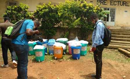 Cameroun/Covid 19 : la LDEM offre des kits aux populations d'Evodoula
