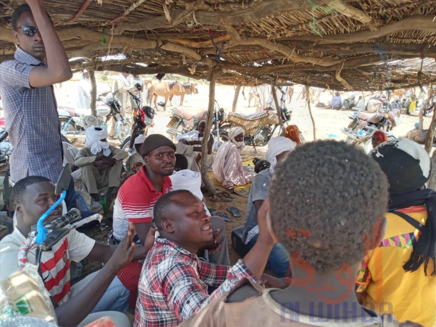 Tchad - Covid-19 : à Abdi, la population s'approprie les mesures barrières. © Mahamat Issa Gadaya/Alwihda Info Tchad - Covid-19 : à Abdi, la population s'approprie les mesures barrières. © Mahamat Issa Gadaya/Alwihda Info