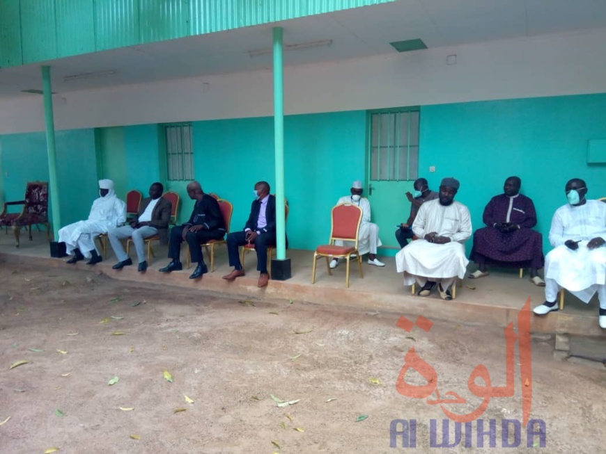Covid-19 : La Coton Tchad fait un important don pour appuyer la lutte. © Golmen Ali/Alwihda Info Covid-19 : La Coton Tchad fait un important don pour appuyer la lutte. © Golmen Ali/Alwihda Info