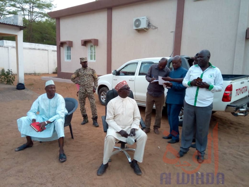 Covid-19 : La Coton Tchad fait un important don au comité de veille du Logone Oriental. © Golmen Ali/Alwihda Info Covid-19 : La Coton Tchad fait un important don au comité de veille du Logone Oriental. © Golmen Ali/Alwihda Info