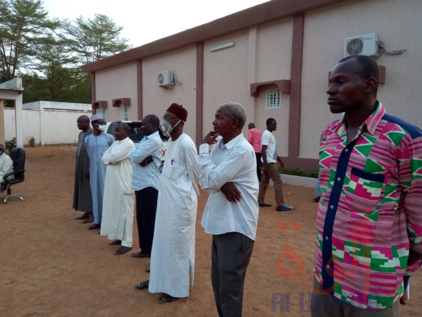 Covid-19 : La Coton Tchad fait un important don au comité de veille du Logone Oriental. © Golmen Ali/Alwihda Info Covid-19 : La Coton Tchad fait un important don au comité de veille du Logone Oriental. © Golmen Ali/Alwihda Info