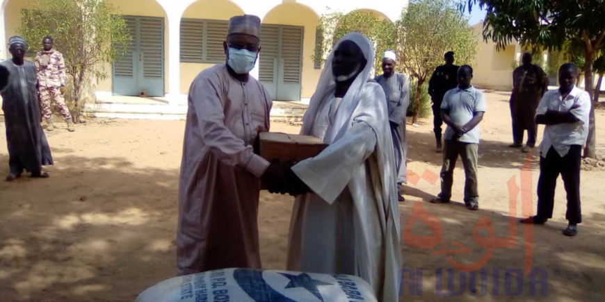 Tchad - Covid-19 : à Pala, le comité des affaires islamiques apporte sa contribution. © Foka Mapagne/Alwihda Info Tchad - Covid-19 : à Pala, le comité des affaires islamiques apporte sa contribution. © Foka Mapagne/Alwihda Info