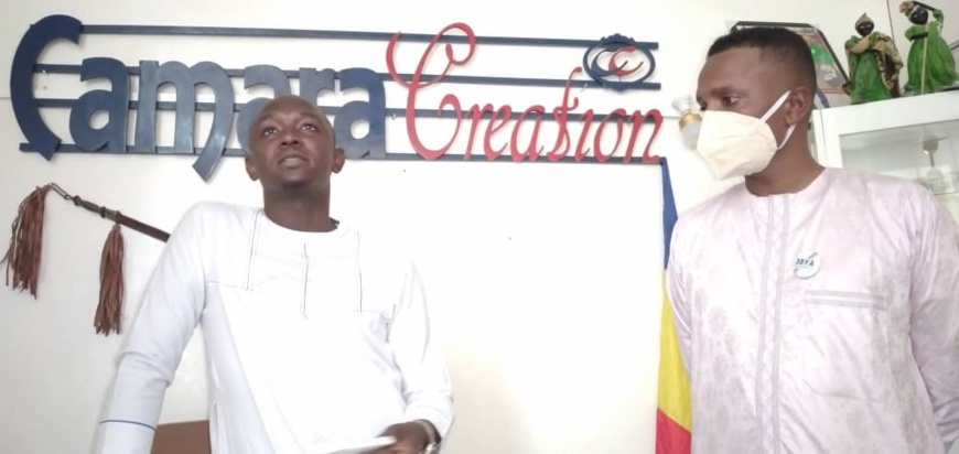 Tchad : les ateliers à plein régime pour la fabrication de masques. © Djibrine Haïdar/Alwihda Info Tchad : les ateliers à plein régime pour la fabrication de masques. © Djibrine Haïdar/Alwihda Info