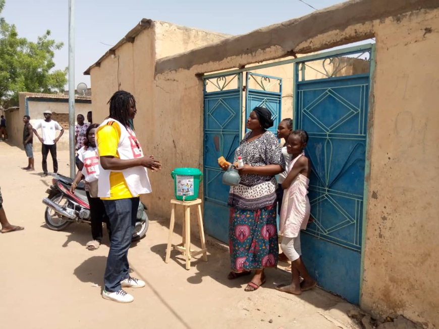 Covid-19 : "Le tchadien est sociable mais la situation nous oblige à prendre du recul" Covid-19 : "Le tchadien est sociable mais la situation nous oblige à prendre du recul"