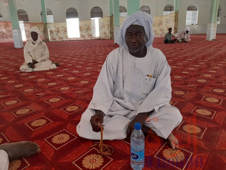 تشاد: في وادي فيرا ، يقرأ الأئمة القرآن ويصلي لله من أجل السلام. © حسنين محمد حسن / معلومات الوحدة تشاد: في وادي فيرا ، يقرأ الأئمة القرآن ويصلي لله من أجل السلام. © حسنين محمد حسن / معلومات الوحدة