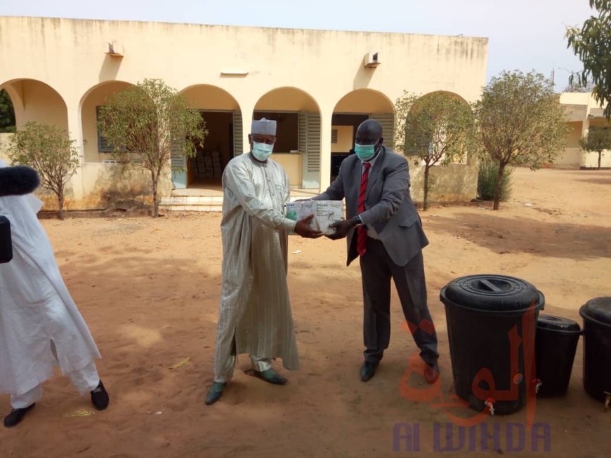 Covid-19 : La Coton Tchad apporte son appui à la province du Mayo Kebbi Ouest Covid-19 : La Coton Tchad apporte son appui à la province du Mayo Kebbi Ouest