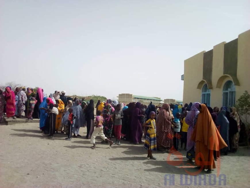 Tchad : au Hadjer Lamis, des dons de vivres aux 4 départements. © Mbainaissem Gédéon Mbeïbadoum /Alwihda Info Tchad : au Hadjer Lamis, des dons de vivres aux 4 départements. © Mbainaissem Gédéon Mbeïbadoum /Alwihda Info