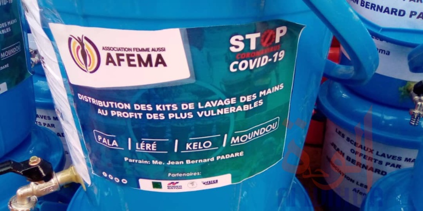 Tchad - Covid-19 : 850 kits d'hygiène offerts à la population du Mayo Kebbi Ouest. © Foka Mapagne/Alwihda Info Tchad - Covid-19 : 850 kits d'hygiène offerts à la population du Mayo Kebbi Ouest. © Foka Mapagne/Alwihda Info