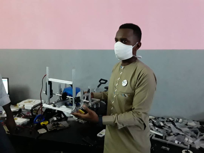 Tchad : la créativité des jeunes au service de la lutte contre le Covid-19. © Abakar Chérif Hamid/Alwihda Info Tchad : la créativité des jeunes au service de la lutte contre le Covid-19. © Abakar Chérif Hamid/Alwihda Info