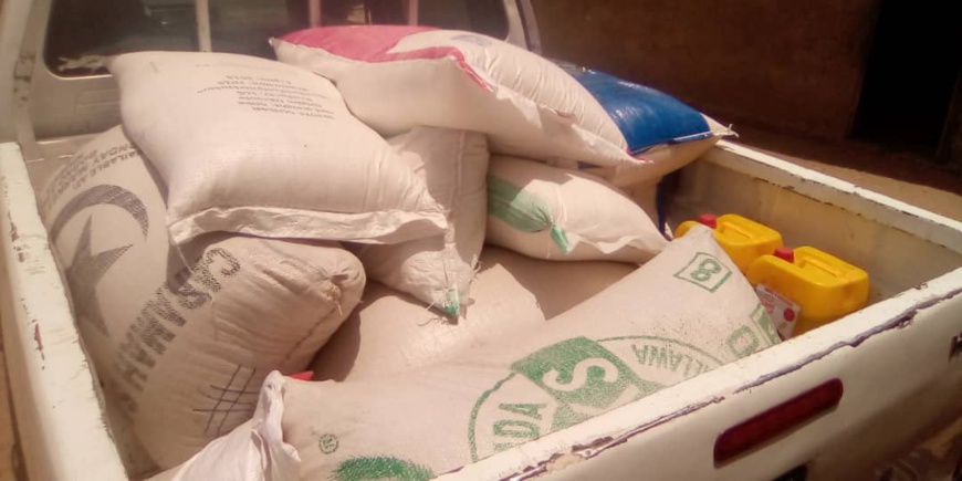 Tchad : des vivres distribués pour 450 élèves d'un centre religieux à N'Djamena. © Mahamat Abdramane Ali Kitire/Alwihda Info Tchad : des vivres distribués pour 450 élèves d'un centre religieux à N'Djamena. © Mahamat Abdramane Ali Kitire/Alwihda Info