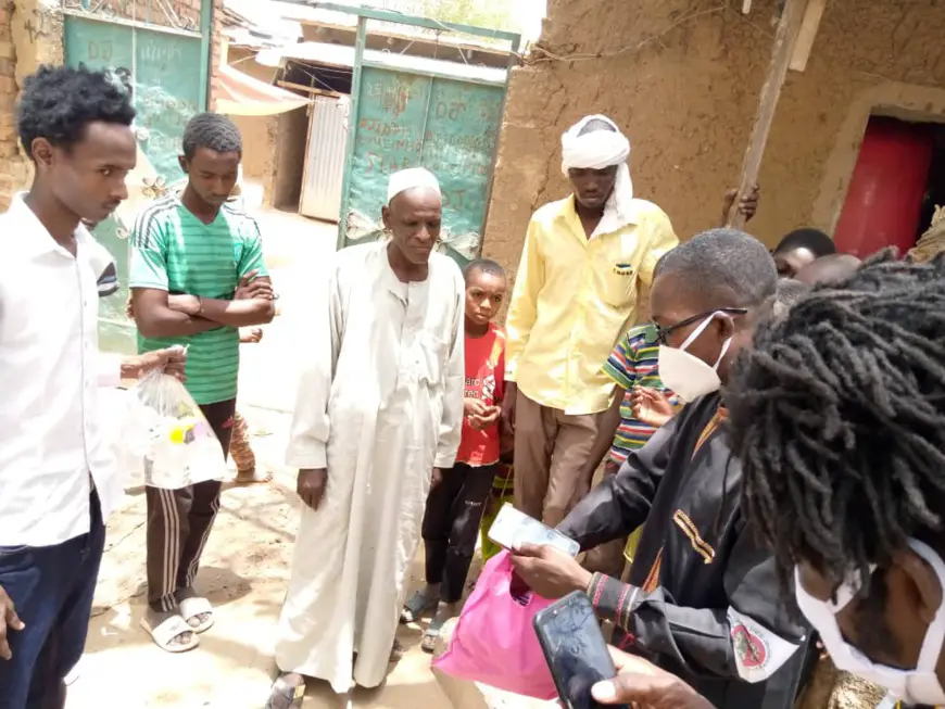Tchad : ​les jeunes anti Covid-19 offrent des masques et gels hydroalcooliques