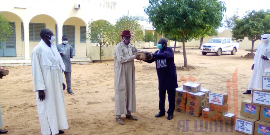 Tchad : à Pala, un député s'investit dans la lutte contre le Covid-19. © Foka Mapagne/Alwihda Info Tchad : à Pala, un député s'investit dans la lutte contre le Covid-19. © Foka Mapagne/Alwihda Info