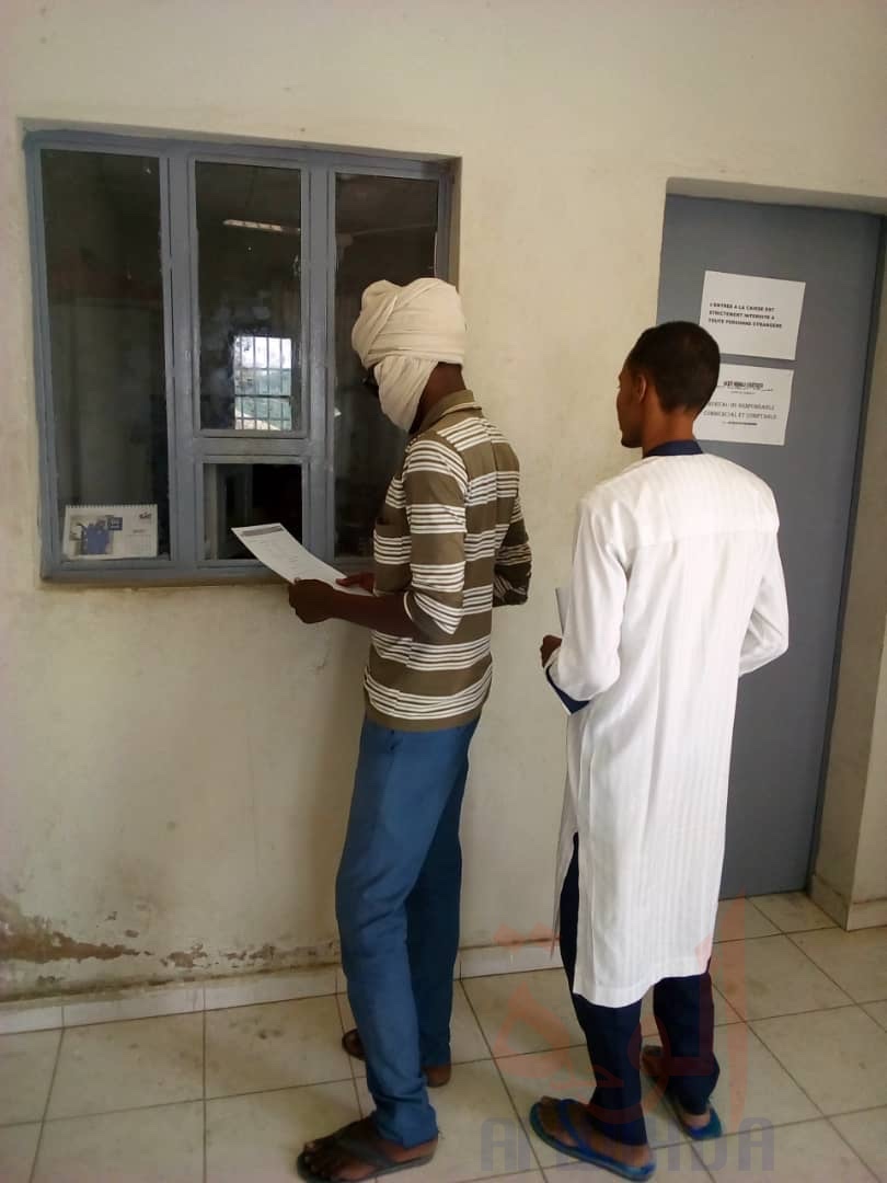 Tchad : à Massakory, la SNE distribue la deuxième tranche gratuite d'électricité. © Mbainaissem Gédéon/Alwihda Info Tchad : à Massakory, la SNE distribue la deuxième tranche gratuite d'électricité. © Mbainaissem Gédéon/Alwihda Info