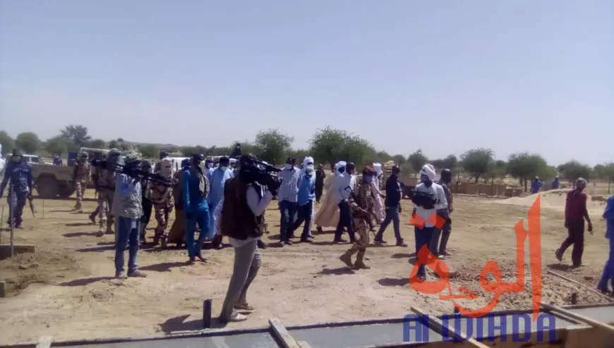 Tchad : crise de l'eau, le gouverneur du Ouaddaï fait une descente à Bithéa. © Abba Issa/Alwihda Info