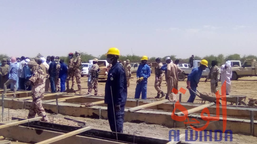Tchad : crise de l'eau, le gouverneur du Ouaddaï fait une descente à Bithéa. © Abba Issa/Alwihda Info