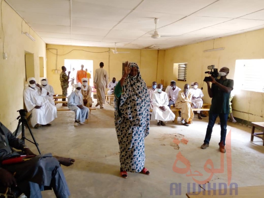 Tchad : à Goz Beida, les membres de la sous-CENI prêtent serment. © Mahamat Issa Gadaya/Alwihda Info Tchad : à Goz Beida, les membres de la sous-CENI prêtent serment. © Mahamat Issa Gadaya/Alwihda Info