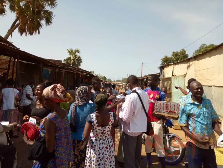 Tchad : à Moundou, les citoyens font preuve de solidarité face au Covid-19. © Golmen Ali/Alwihda Info