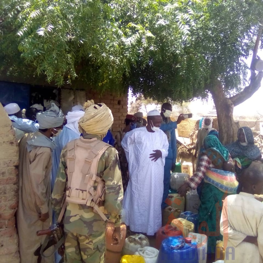 Visite du gouverneur du Ouaddaï, Brahim Seïd Mahamat, à Bitéha et dans des villages, le 15 mai 2020. © Abba Issa/Alwihda Info