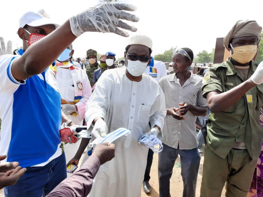 Tchad : des masques distribués aux couches vulnérables à N'Djamena