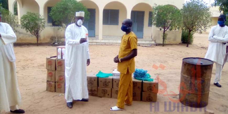 Tchad : un élu du peuple marque sa présence au Mayo Kebbi Ouest. © Foka Mapagne/Alwihda Info Tchad : un élu du peuple marque sa présence au Mayo Kebbi Ouest. © Foka Mapagne/Alwihda Info