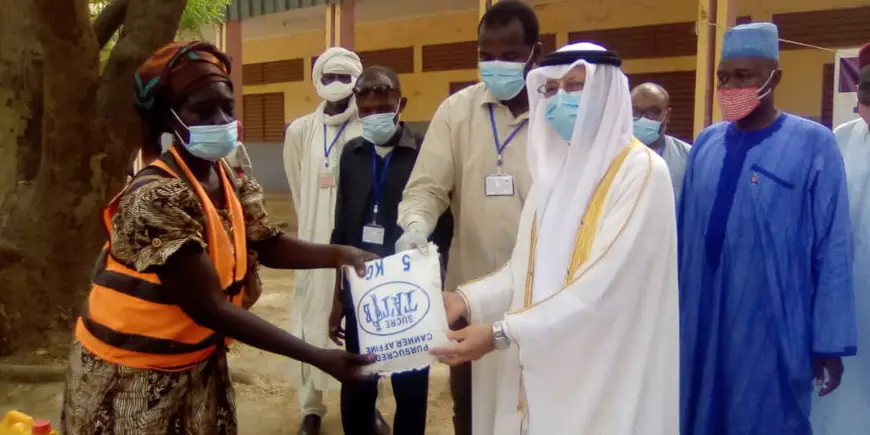 Tchad : à N'Djamena, 1500 kits alimentaires offerts par le biais du Qatar. © Mahamat Abdramane Ali Kitire/Alwihda Info