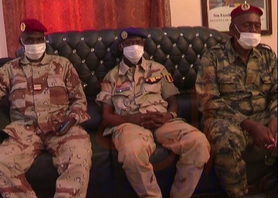 Tchad : au Borkou, premières prises de contact pour le nouveau gouverneur. © Abdoulaye Akim/Alwihda Info Tchad : au Borkou, premières prises de contact pour le nouveau gouverneur. © Abdoulaye Akim/Alwihda Info