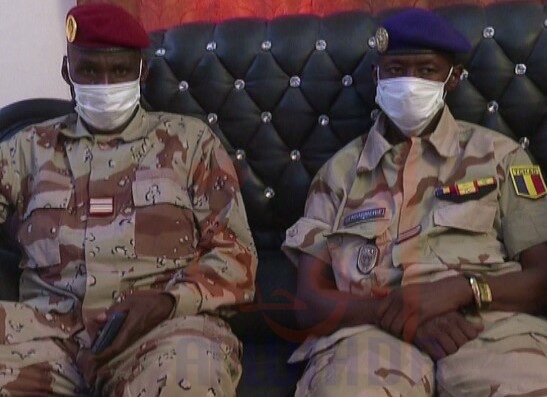 Tchad : au Borkou, premières prises de contact pour le nouveau gouverneur. © Abdoulaye Akim/Alwihda Info Tchad : au Borkou, premières prises de contact pour le nouveau gouverneur. © Abdoulaye Akim/Alwihda Info