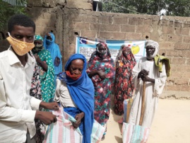 Tchad : des kits alimentaires distribués à N'Djamena par le CEDPE. © Mahamat Abdramane Ali Kitire/Alwihda Info Tchad : des kits alimentaires distribués à N'Djamena par le CEDPE. © Mahamat Abdramane Ali Kitire/Alwihda Info