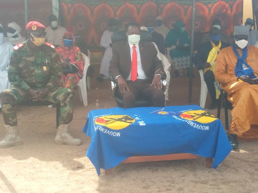 Tchad : à Mongo, des dons de vivres offerts à l'armée. © Béchir Badjoury/Alwihda Info Tchad : à Mongo, des dons de vivres offerts à l'armée. © Béchir Badjoury/Alwihda Info