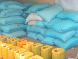 Tchad : à Mongo, des dons de vivres offerts à l'armée. © Béchir Badjoury/Alwihda Info Tchad : à Mongo, des dons de vivres offerts à l'armée. © Béchir Badjoury/Alwihda Info