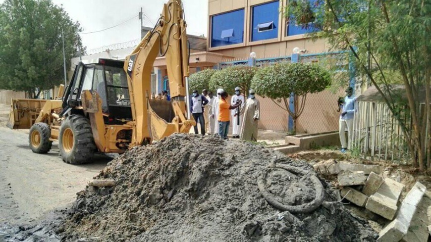 Tchad : à N'Djamena, la mairie lance les travaux de curage des caniveaux. © DR/Mairie de N'Djamena