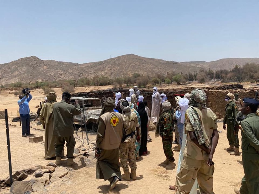 Tchad : une importante délégation à Aouzou après des incendies ravageurs. © DR/FGC Tchad : une importante délégation à Aouzou après des incendies ravageurs. © DR/FGC