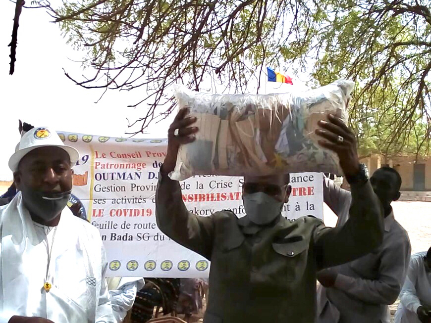Tchad-Covid19 : Le conseil provincial du MPS de Hadjer-Lamis sensibilise la population: ©️ Mbainaissem Gédéon/Alwihda Info Tchad-Covid19 : Le conseil provincial du MPS de Hadjer-Lamis sensibilise la population: ©️ Mbainaissem Gédéon/Alwihda Info