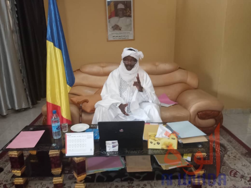 Tchad : 1er cas de Covid-19 au Sila, le gouverneur préside une réunion d'urgence. © Mahamat Issa Gadaya/Alwihda Info Tchad : 1er cas de Covid-19 au Sila, le gouverneur préside une réunion d'urgence. © Mahamat Issa Gadaya/Alwihda Info
