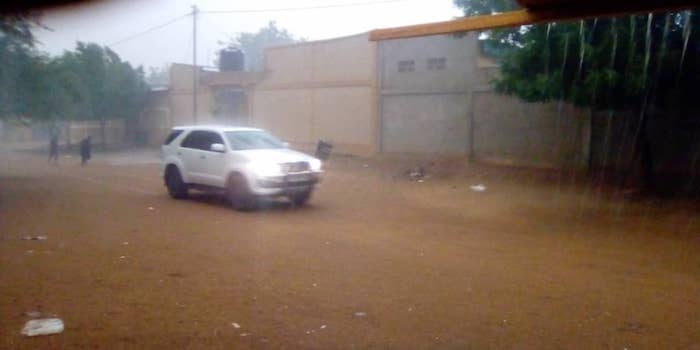 Tchad : une forte pluie et du vent à N'Djamena Tchad : une forte pluie et du vent à N'Djamena