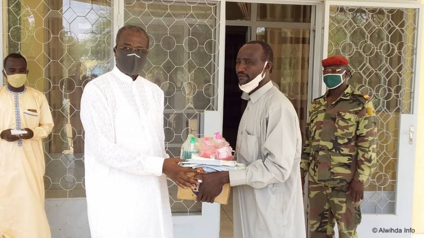 Tchad - Covid-19 : au Batha, les opérateurs économiques s'impliquent dans la lutte. © Hassan Djidda/Alwihda Info Tchad - Covid-19 : au Batha, les opérateurs économiques s'impliquent dans la lutte. © Hassan Djidda/Alwihda Info