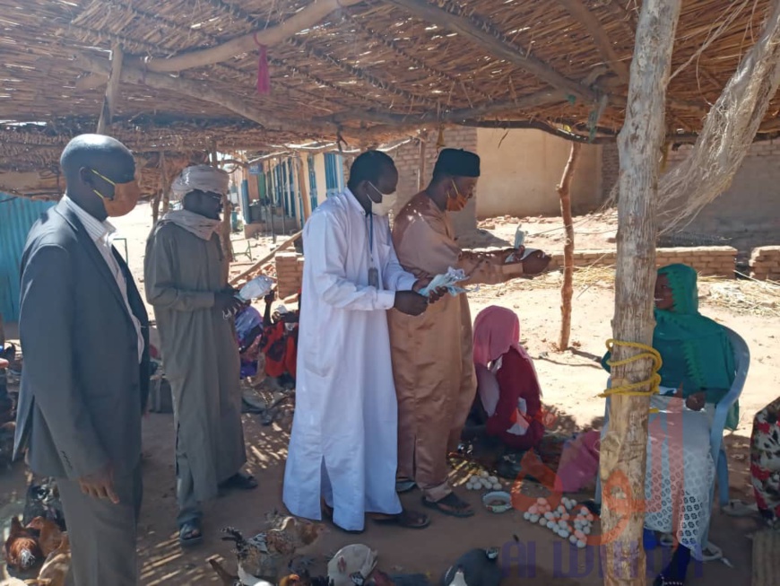 Tchad - Covid-19 : Abdelkerim Ahmadaye Bakhit vient en aide à la province de Sila. © Mahamat Issa Gadaya/Alwihda Info Tchad - Covid-19 : Abdelkerim Ahmadaye Bakhit vient en aide à la province de Sila. © Mahamat Issa Gadaya/Alwihda Info
