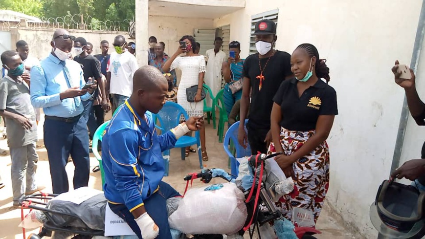 Tchad : une moto neuve offerte ce matin au Jeune Djessadjim Augustin par Afrotonix: ©️ Mendig-Lembaye Djetoyo Kelvin/Alwihda Info