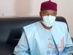 Tchad : visite du gouverneur du Logone Oriental à l'hôpital provincial de Moundou. © Golmen Ali/Alwihda Info Tchad : visite du gouverneur du Logone Oriental à l'hôpital provincial de Moundou. © Golmen Ali/Alwihda Info