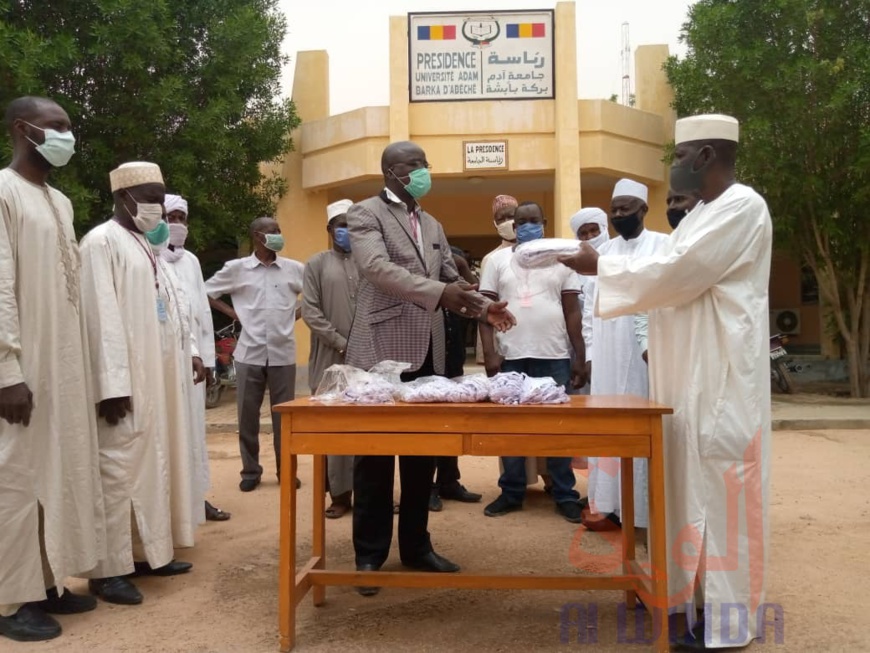 Tchad-Covid19 : A Abéché des dispositions prises pour la reprise des cours : ©️ Abba Issa/Alwihda Info Tchad-Covid19 : A Abéché des dispositions prises pour la reprise des cours : ©️ Abba Issa/Alwihda Info