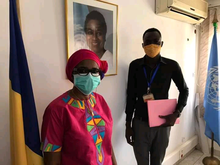 Tchad : guéri de Covid-19 puis stigmatisé, il obtient un stage dans une ONG. © DR Tchad : guéri de Covid-19 puis stigmatisé, il obtient un stage dans une ONG. © DR