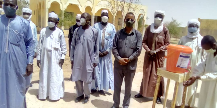 Tchad - Covid-19 : au Batha, deux départements reçoivent du matériel d'hygiène. © Hassan Djidda Hassan/Alwihda Info Tchad - Covid-19 : au Batha, deux départements reçoivent du matériel d'hygiène. © Hassan Djidda Hassan/Alwihda Info