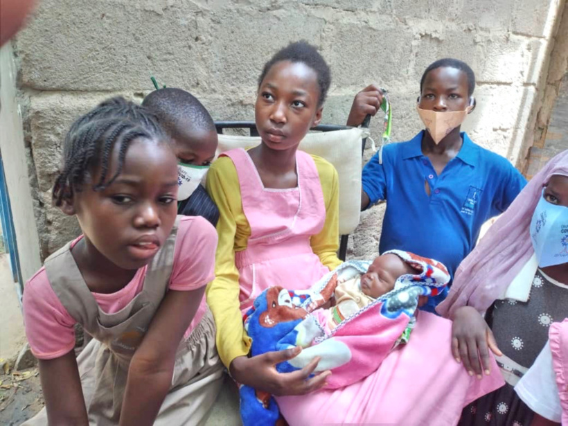 Tchad : abandonné par sa mère, un nouveau né recueilli par un orphelinat à N'Djamena. © Aristide Djimalde/Malick Mahamat/Alwihda Info Tchad : abandonné par sa mère, un nouveau né recueilli par un orphelinat à N'Djamena. © Aristide Djimalde/Malick Mahamat/Alwihda Info