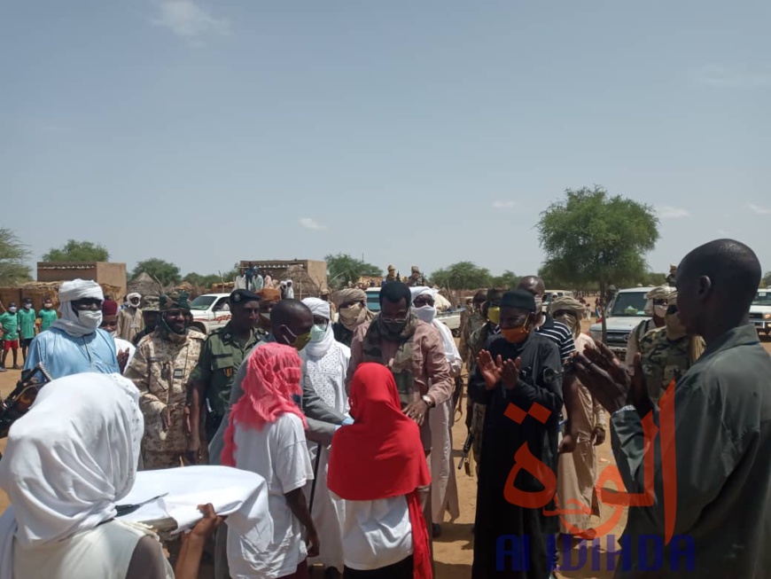 Tchad : réconciliation des communautés Dadjo et Mouro à l'Est. © Mahamat Issa Gadaya/Alwihda Info Tchad : réconciliation des communautés Dadjo et Mouro à l'Est. © Mahamat Issa Gadaya/Alwihda Info