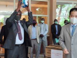 Tchad : reprise des cours, l'ambassade de Chine fait un don à l'Université de N'Djamena. © Malick Mahamat/Alwihda Info