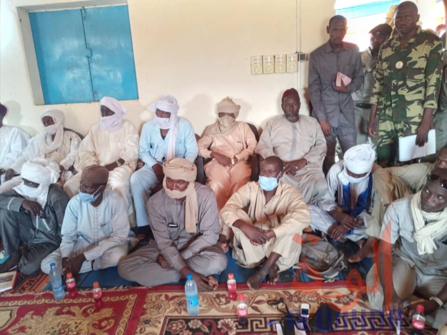 Tchad : un accord de réconciliation signé à l'Est, 10 mois après des affrontements sanglants. © Mahamat Issa Gadaya/Alwihda Info Tchad : un accord de réconciliation signé à l'Est, 10 mois après des affrontements sanglants. © Mahamat Issa Gadaya/Alwihda Info