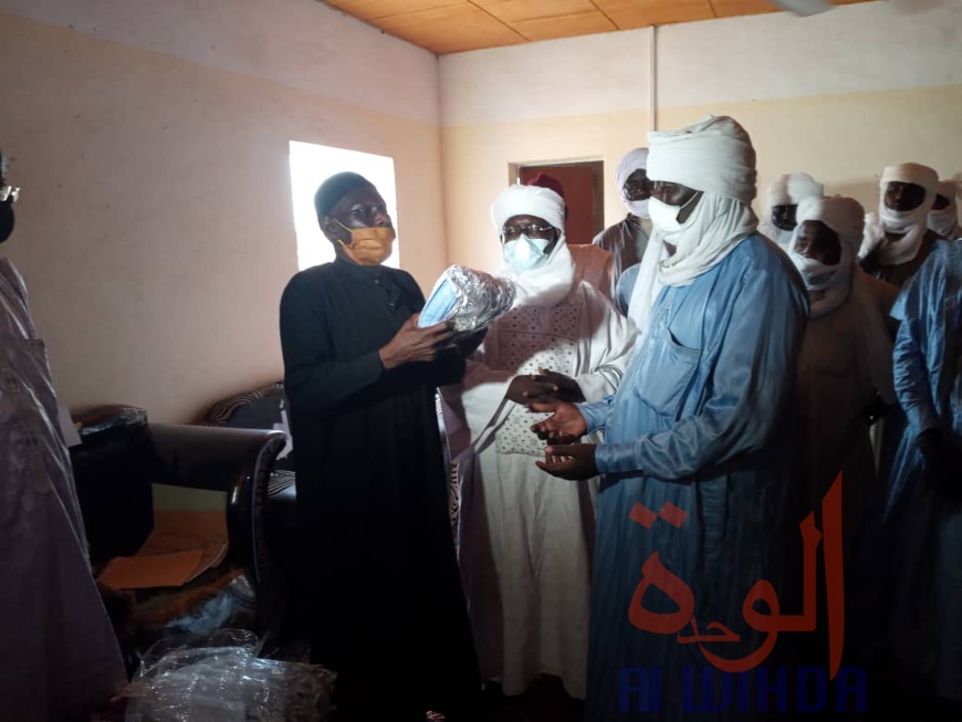 Tchad : un accord de réconciliation signé à l'Est, 10 mois après des affrontements sanglants. © Mahamat Issa Gadaya/Alwihda Info Tchad : un accord de réconciliation signé à l'Est, 10 mois après des affrontements sanglants. © Mahamat Issa Gadaya/Alwihda Info