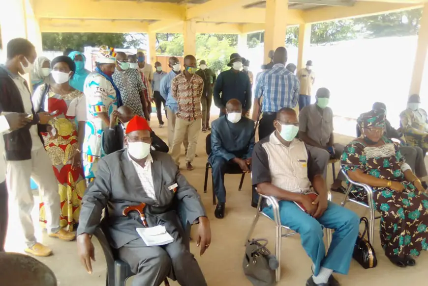 Tchad : 10.000 masques offerts au Logone Oriental par le ministre de l'Enseignement supérieur