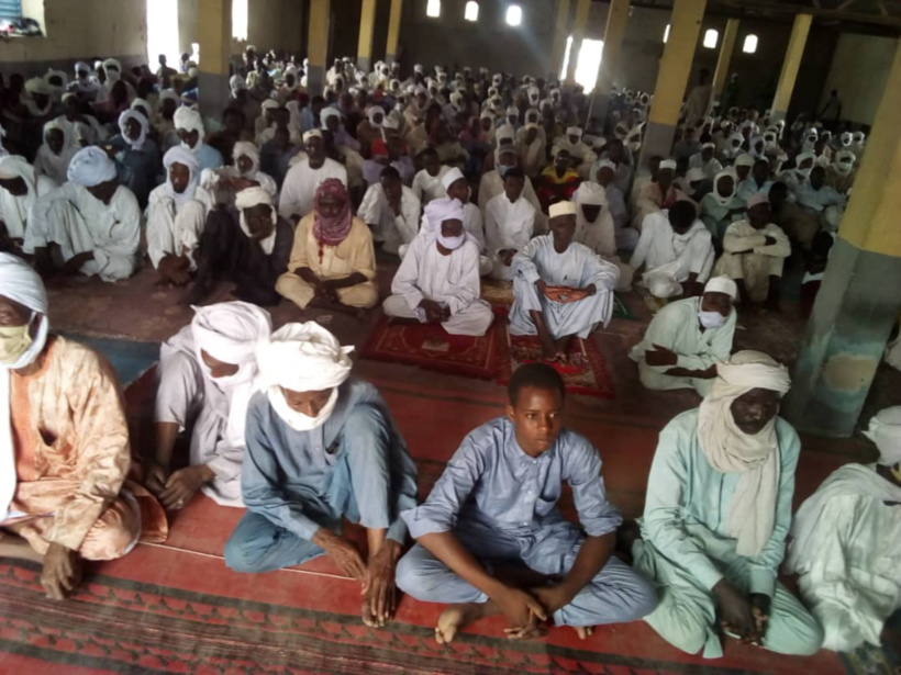 Tchad : à Massakory, les musulmans s'adaptent aux mesures barrières pour la prière du vendredi. © Mbainaissem Gédéon Mbeïbadoum/Alwihda Info Tchad : à Massakory, les musulmans s'adaptent aux mesures barrières pour la prière du vendredi. © Mbainaissem Gédéon Mbeïbadoum/Alwihda Info